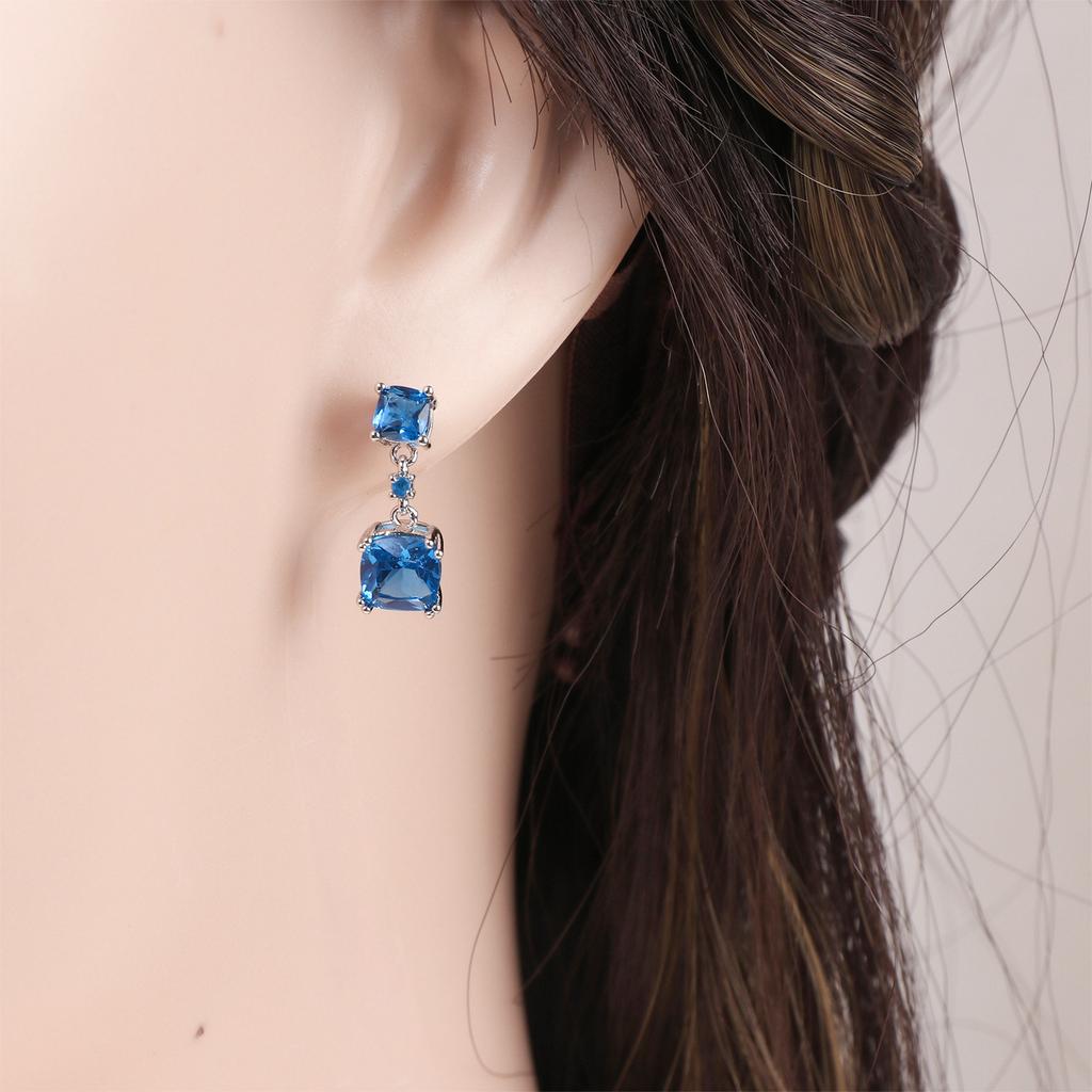 Серьги Легкие роскошные серьги из циркония для женщин Романтичный нишевый дизайн Темпераментный летний комплект из высококачественных серег