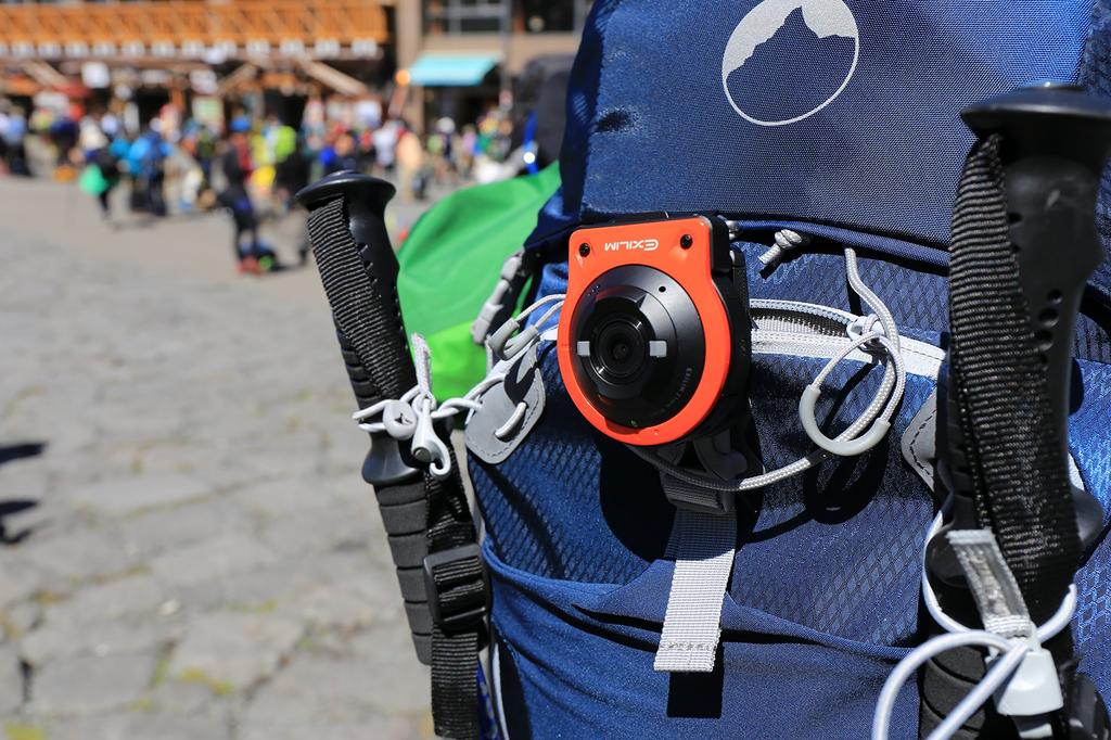 Casio Цифровая камера EXILIM EXFR10WE Разделение камеры Freestyle Camera Мегапиксели Белая секция/Управление 14.1 EX-FR10WE