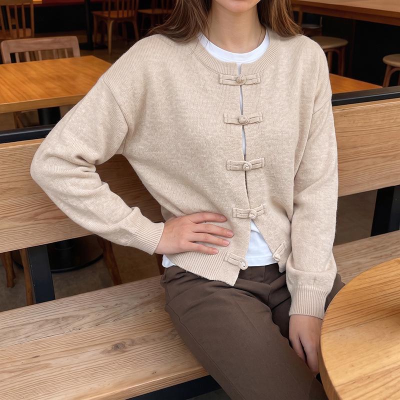 2026 Autumn/Winter Loose Pipa Button Long Sleeve Sweater with European-American Style