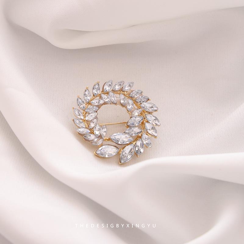 Элегантная брошь в виде золотого жемчужного колоса: Универсальный, Высококлассный Аксессуар для Женщин