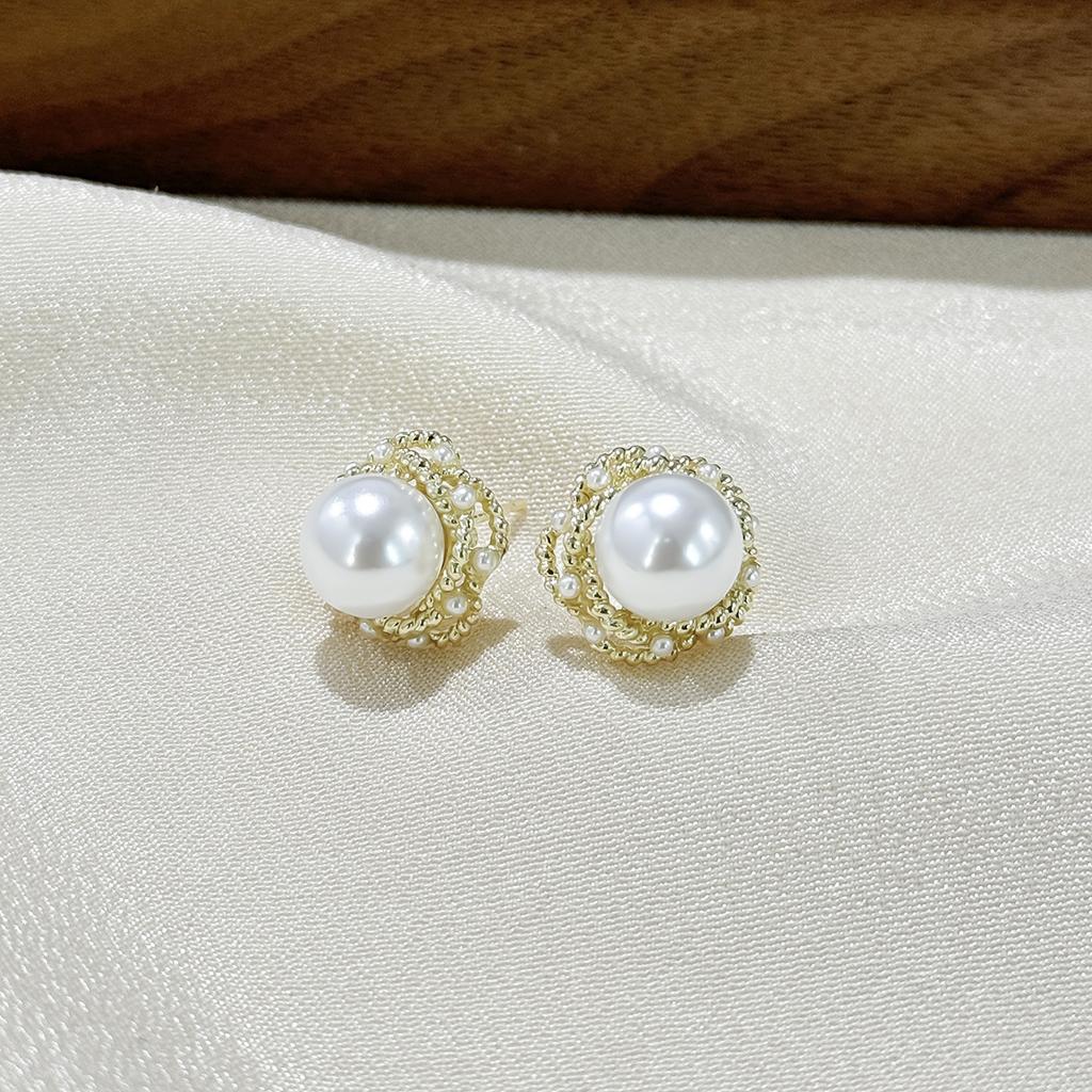 Pearl Earrings Simple Commuter Versatile Stud Earrings Niche Design Light Luxury High Sense Retro Earrings Women