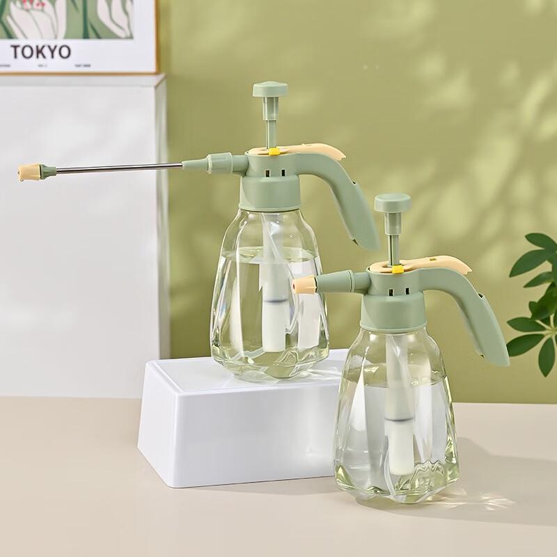 Садовая бутылка-распылитель для растений