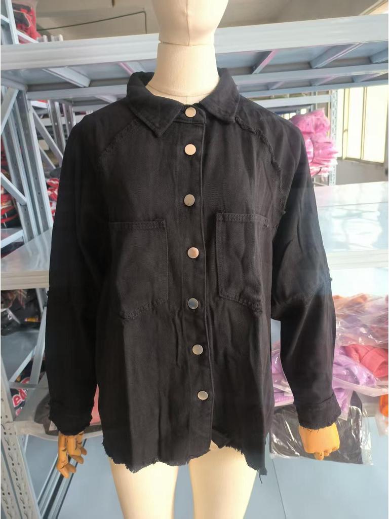 Женская джинсовая куртка с длинными рукавами и необработанными краями, осень 2025