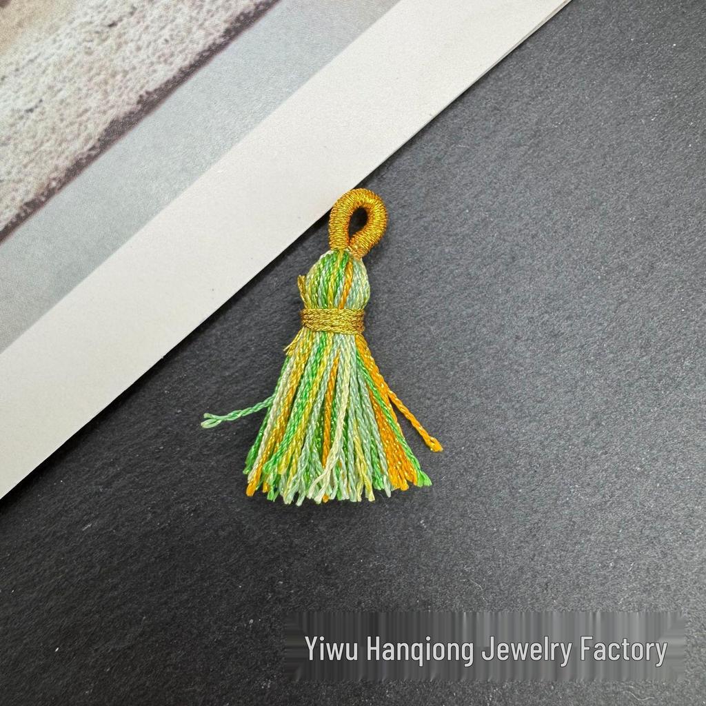 Корейский Радужный Брелок с Кисточками и Бусинами Pyssla DIY Аксессуар