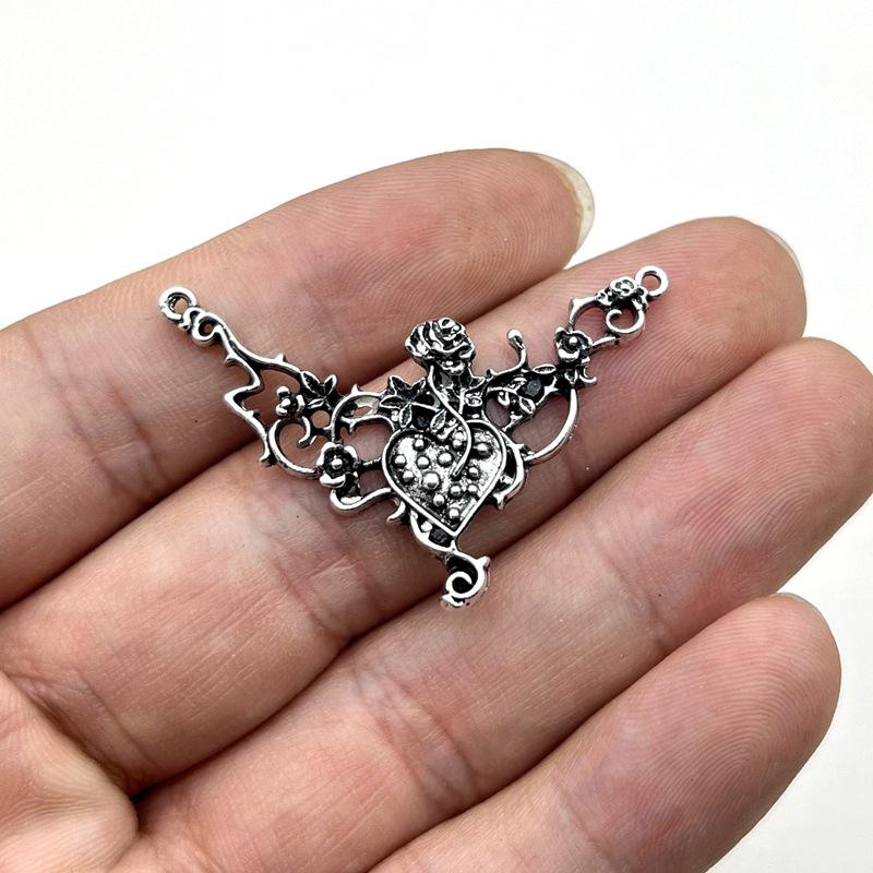 Ретро Кулон Сердце из Розовой Лозы на Ключицу - Ювелирное Изделие из Цинкового Сплава