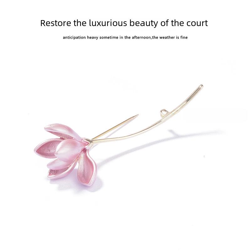 "Vintage Lotus Flower Brooch for Women - Elegant Water Lily Pin for Sweaters and Cardigans (Autumn/Winter)"