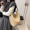 Retro Large-capacity Armpit Bag Fashionable Women's Bag 2025 New Simple Bucket Bag Versatile Personalized Shoulder Bag
