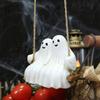 Качающаяся фигурка пары привидений Хэллоуин Привидение Подвесное украшение Смола Белая фигурка пары привидений для декора в помещении и на улице, для сада, патио, веранды