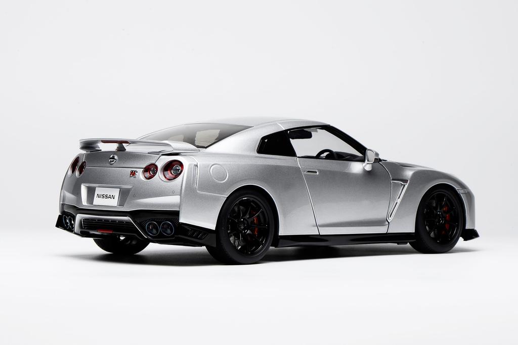 FREESTYLE MOTORHELIX Масштабная модель Nissan Track Edition Разработана NISMO 2020 года Ultimate Metal Silver Готовое изделие M83505 1/18 GT-R (Р35)