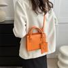 Стильная и простая сумка через плечо 2024 года, новая повседневная сумка-мессенджер для женщин, переносная маленькая квадратная сумка в иностранном стиле для женщин