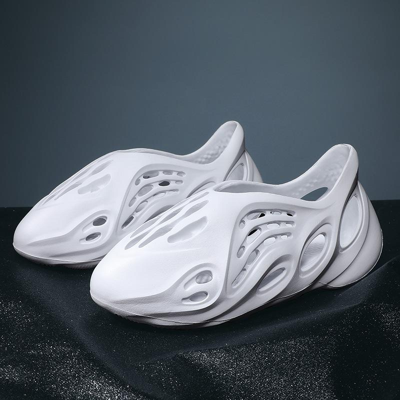 New Hole Shoes Men Wear Sandals Non-slip Creek Beach Slippers Men