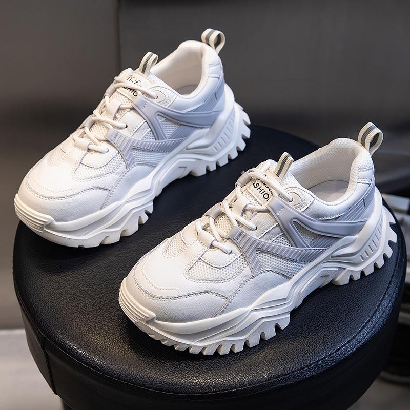 Кожаные кроссовки-папы женские весна 2025 новые на толстой подошве увеличивающие рост беговые спортивные туфли женские с мелким вырезом повседневные универсальные женские туфли