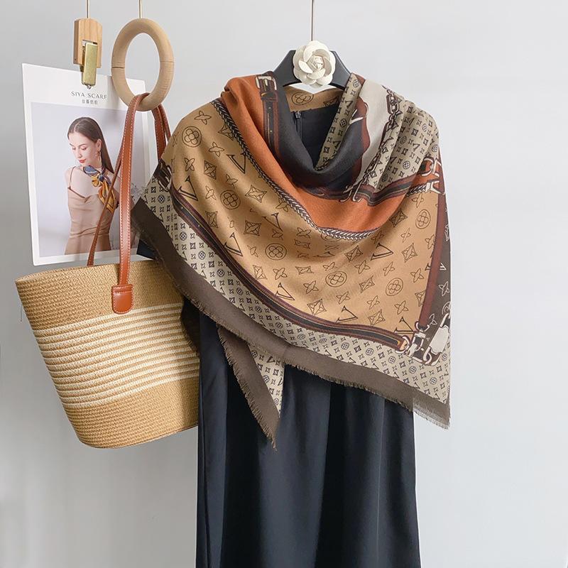 Niche creative multi-element color matching shawl high-end sense mother birthday holiday gift travel photography matching scarf