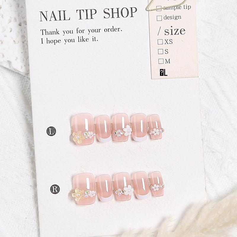 Spring-Summer French Manicure: 30-Piece Pearl Flower Wearable Nail Stickers