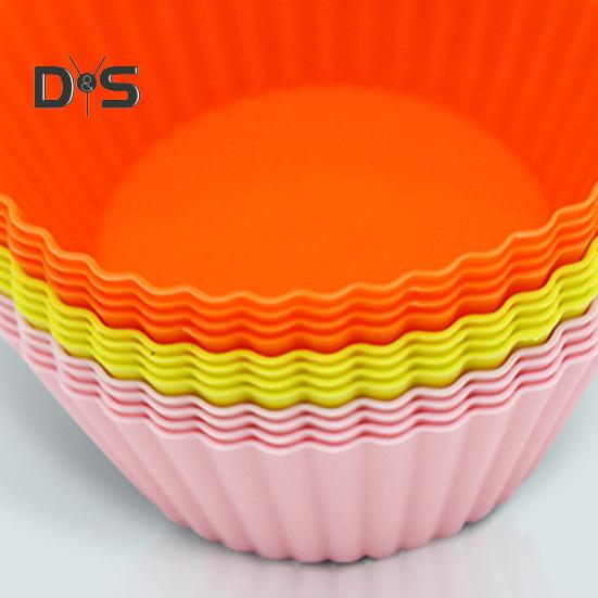 12Pcs No Odor Eco-friendly Muffin Cup Mold Silicone Greaseproof Muffin Cake Mold Kitchen Tool