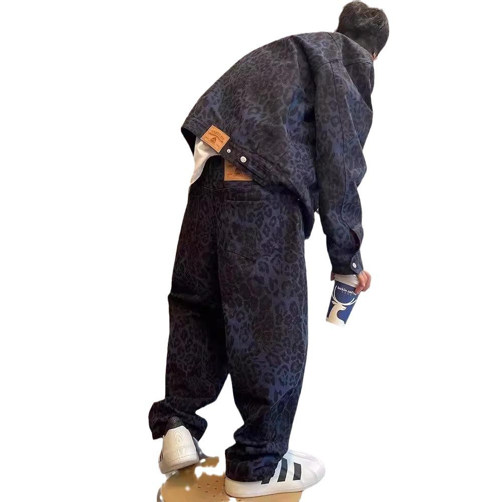 Американская уличная мода: Мужские джинсы свободного кроя с кожаной вышивкой - Зимний тренд, стиль широкие брюки.