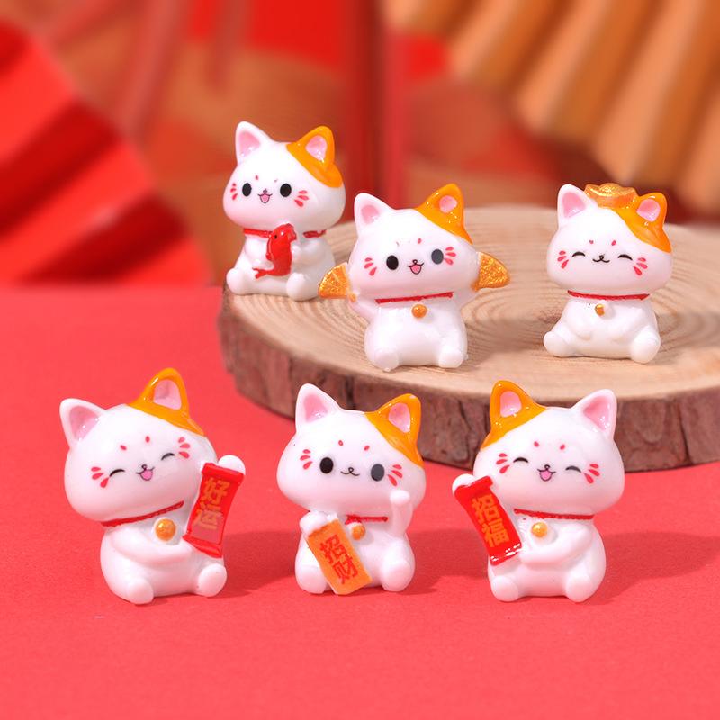 1Pc Cute  Year Cartoon Lucky Cat Micro Landscape Resin Cat Micro Landscape Diy Pot Garden Decorations Miniatures