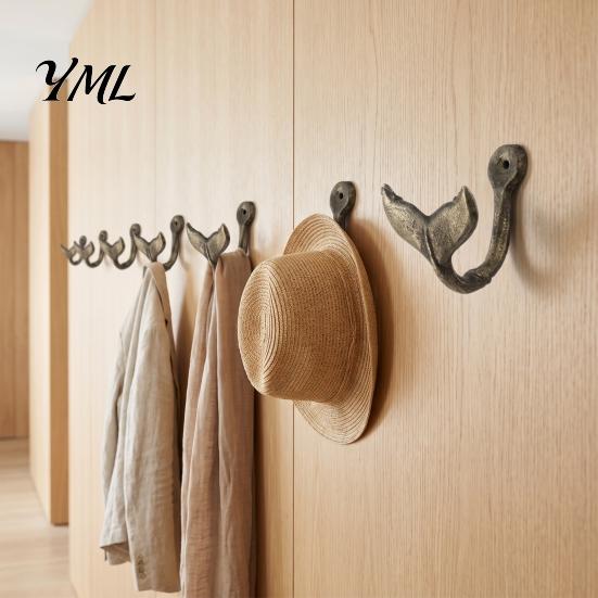 Space Saving Accessory Hooks 4PCS Iron Whale Tail Wall Hooks, Coastal Towel Hangers, Decorative Mounted for Towels Keys And Bags Decor Bathroom