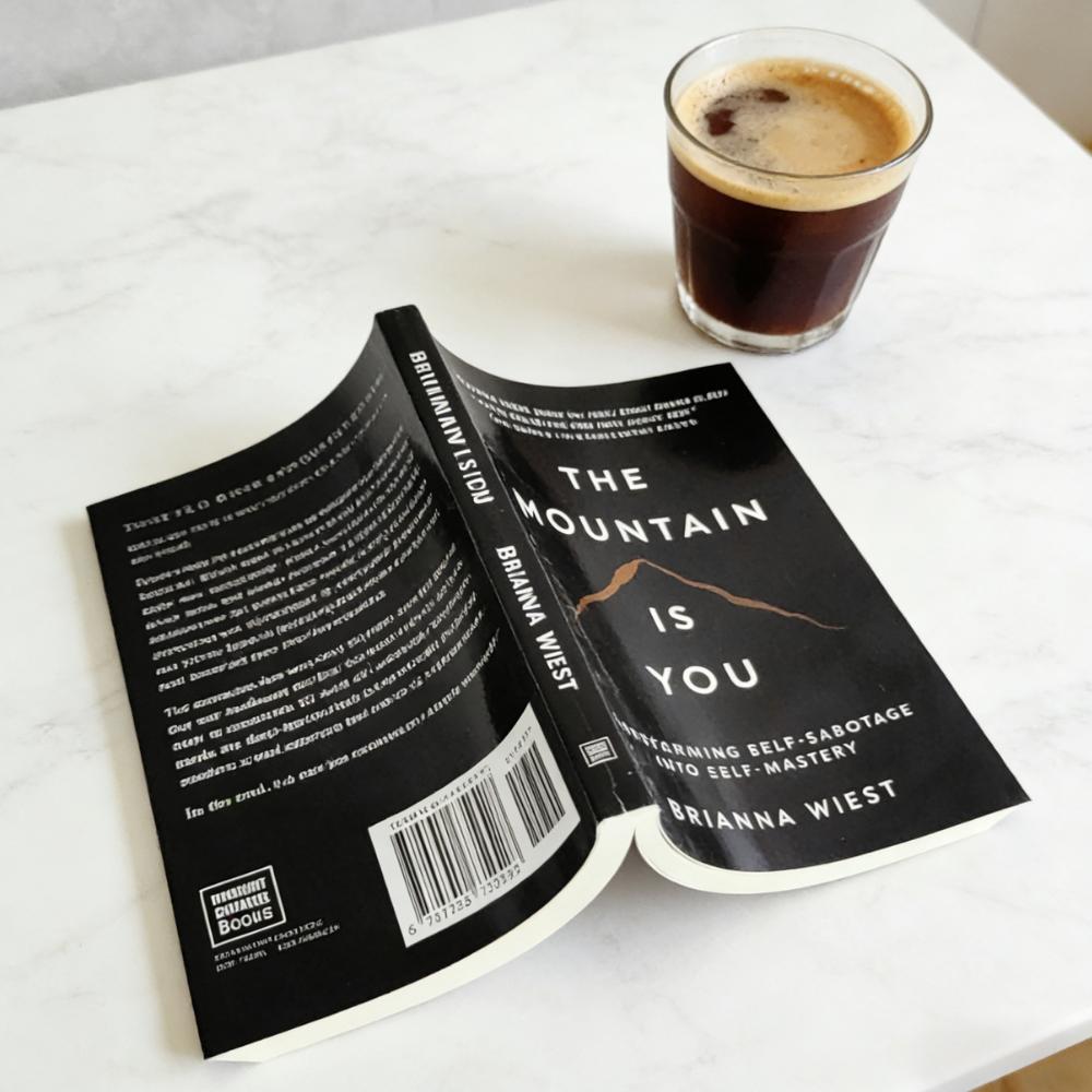 Гора – это ты: Превращение самосаботажа в самообладание Английские книги Подарки на день рождения