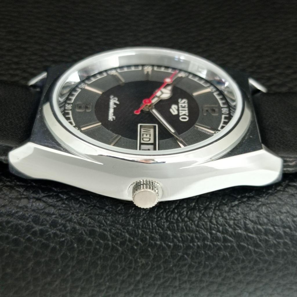 АВТОМАТИЧЕСКИЕ ВИНТАЖНЫЕ ВОССТАНОВЛЕННЫЕ МУЖСКИЕ ЧАСЫ SEIKO 5 ЯПОНИЯ ЧЕРНЫЙ ЦИФЕРБЛАТ a444363-1