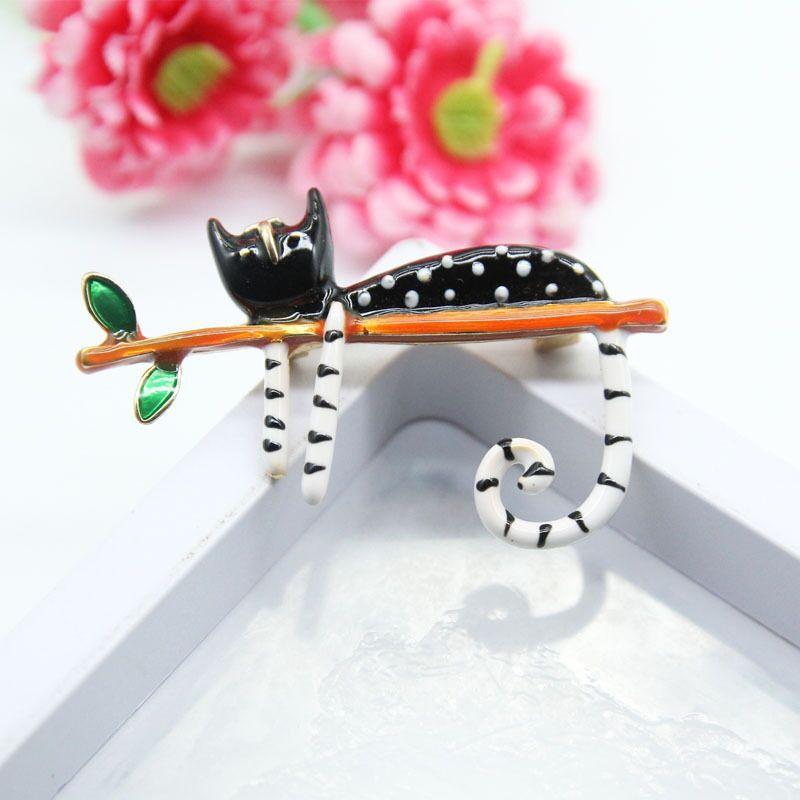 Cute Lazy Polka Dot Kitten Brooch, Couple Cat Pin, Alloy Drip Oil Popular Accessories