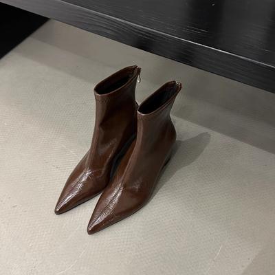 Модные коричневые ботильоны на танкетке с острым носком и молнией сзади, облегающие ботинки, облегающие шорты для осени и зимы