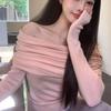 Женская приталенная футболка с открытыми плечами и длинным рукавом для ранней осени