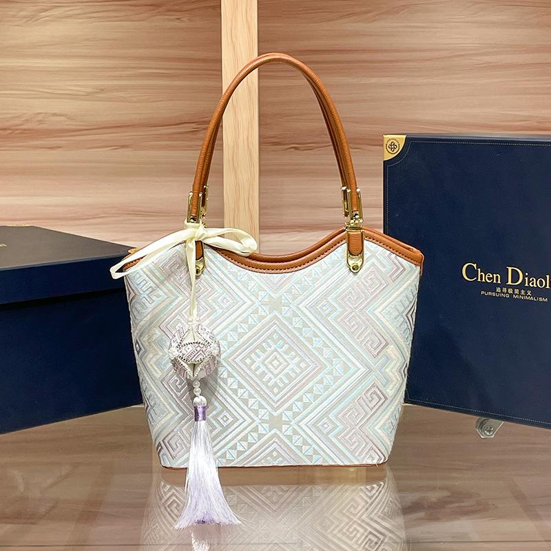 Luxury Intangible Cultural Heritage Zhuang Brocade Bag 2026, Handbag, Basket Tote Bag, Versatile Ethnic Style for Commuting