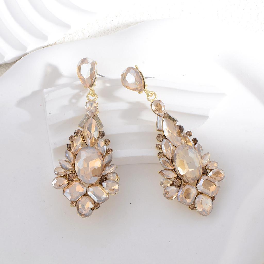 Fashion Alloy Water Drop Earrings For Women With Retro Luxe Design For Dinner Parties