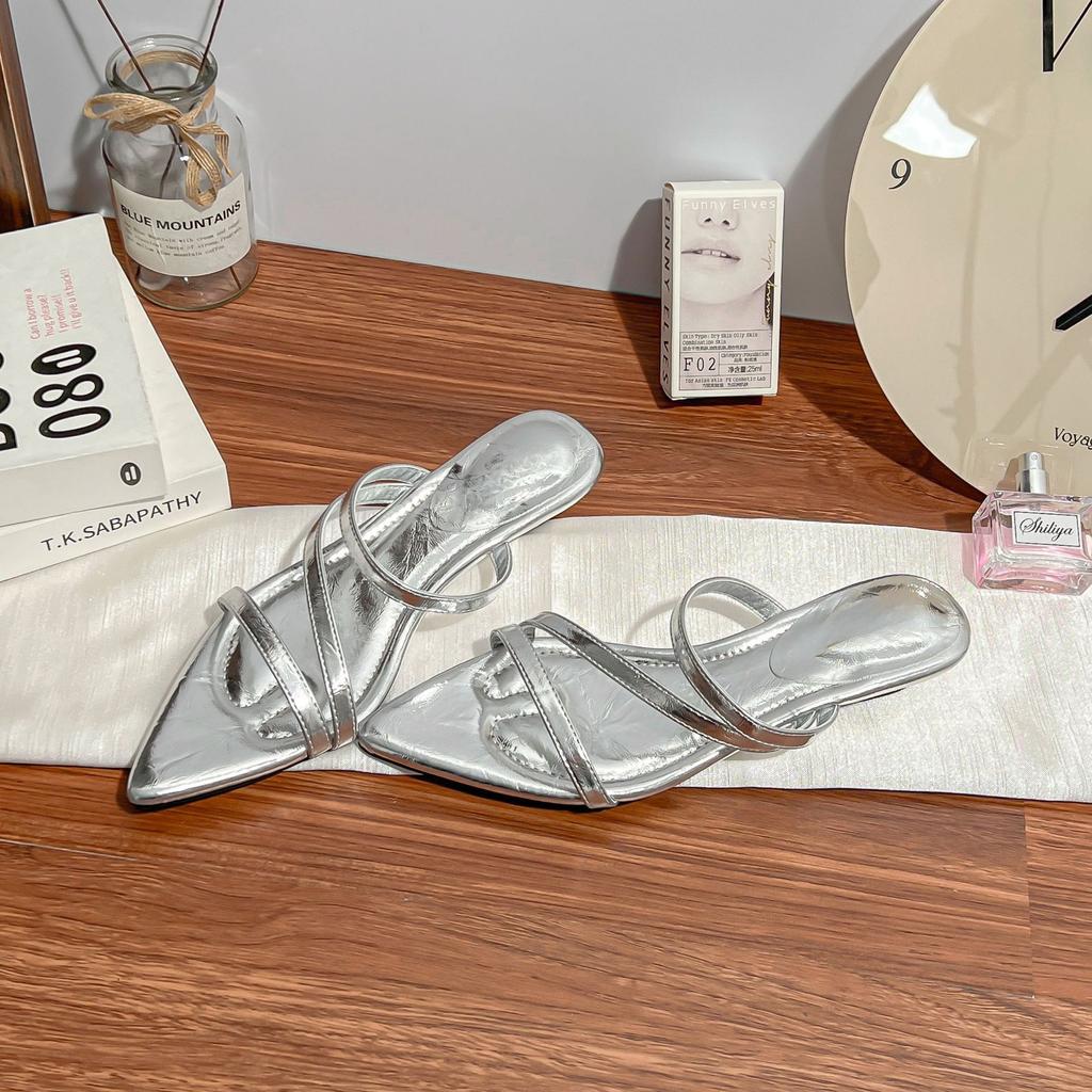 Summer New Flat-soled Sandals Women's Comfortable Soft-soled Versatile Fashion Temperament Pointed Slippers Women's 2025 New Women's Shoes