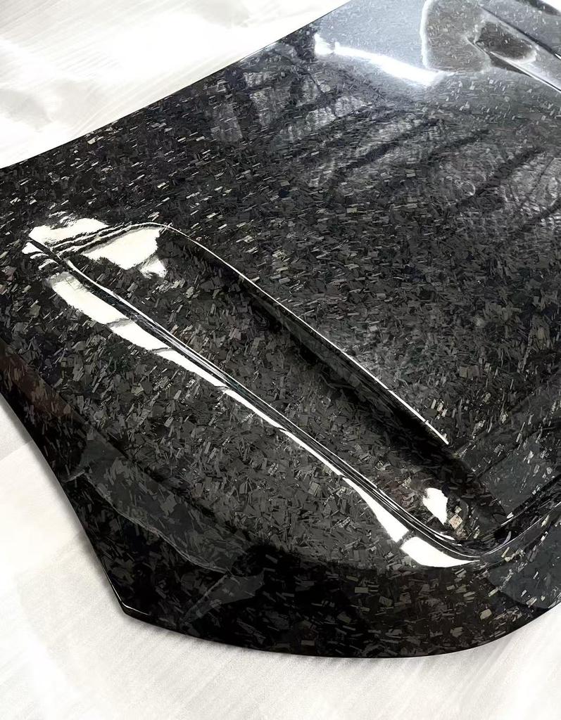 Xiaopeng P7 Forged Carbon Fiber Engine Hood Modification