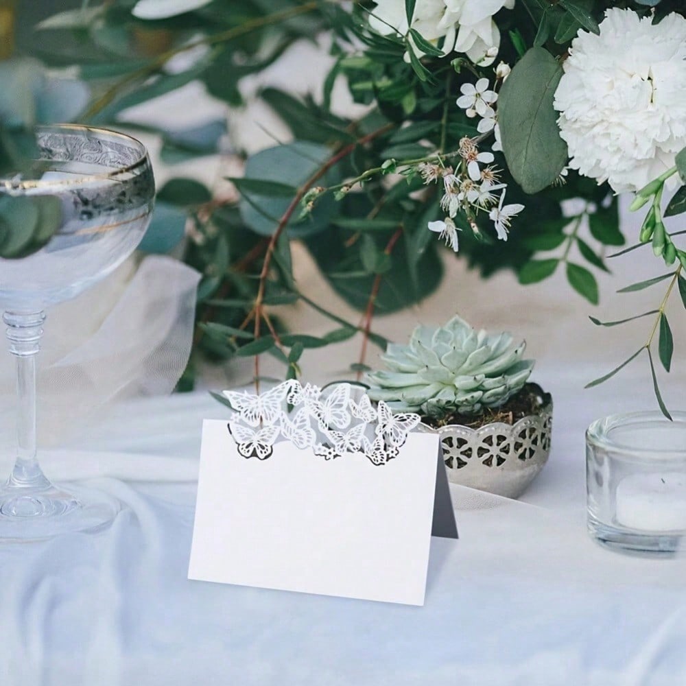 1 комплект/20 шт. Белые карточки для стола с вырезом в виде сердца, карточки для рассадки в виде сердца с номером стола и именем для украшения свадебной вечеринки