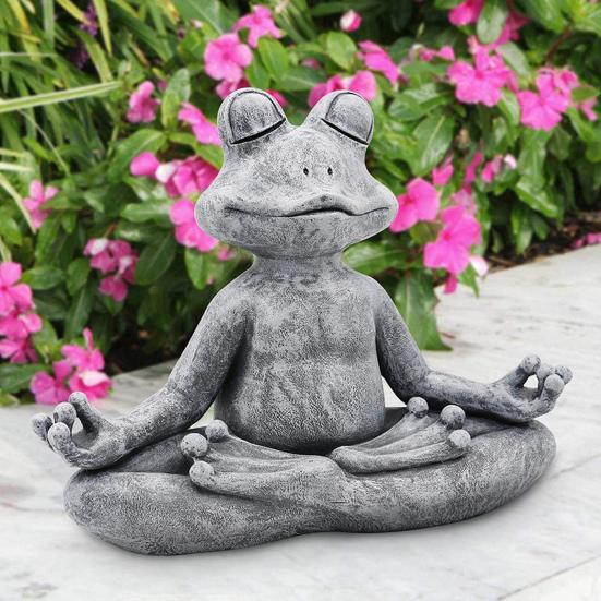 Rust-proof Resin Great Realistic Looking Funny Meditating Position Frog Statue Frog Figurine