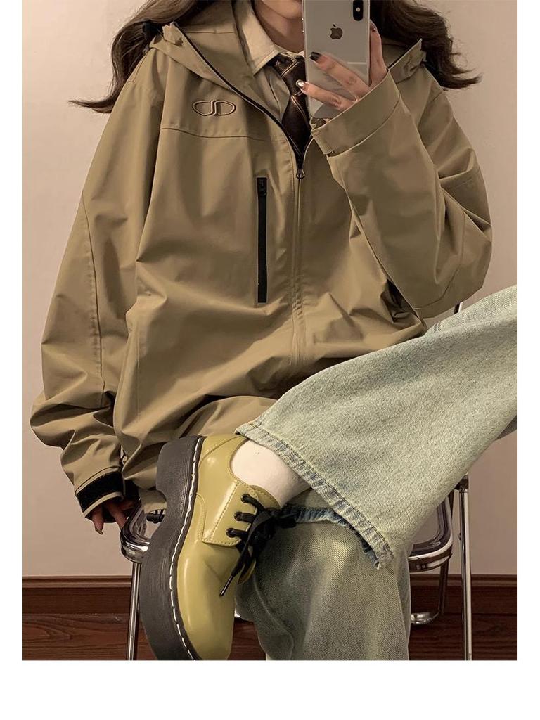 Женская весенняя куртка для альпинизма в американском винтажном стиле 2025 года - Модное повседневное пальто для активного отдыха