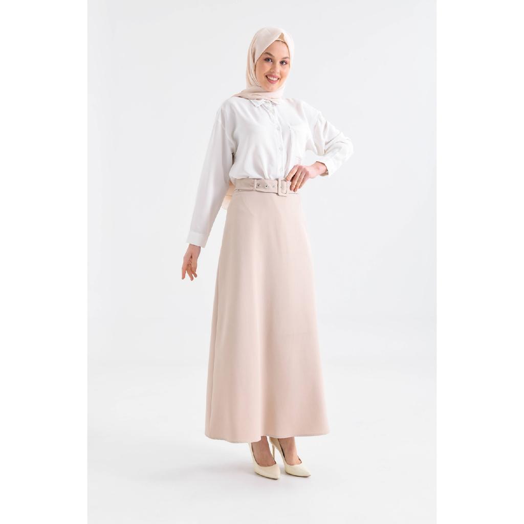 Черная юбка с пряжкой и поясом