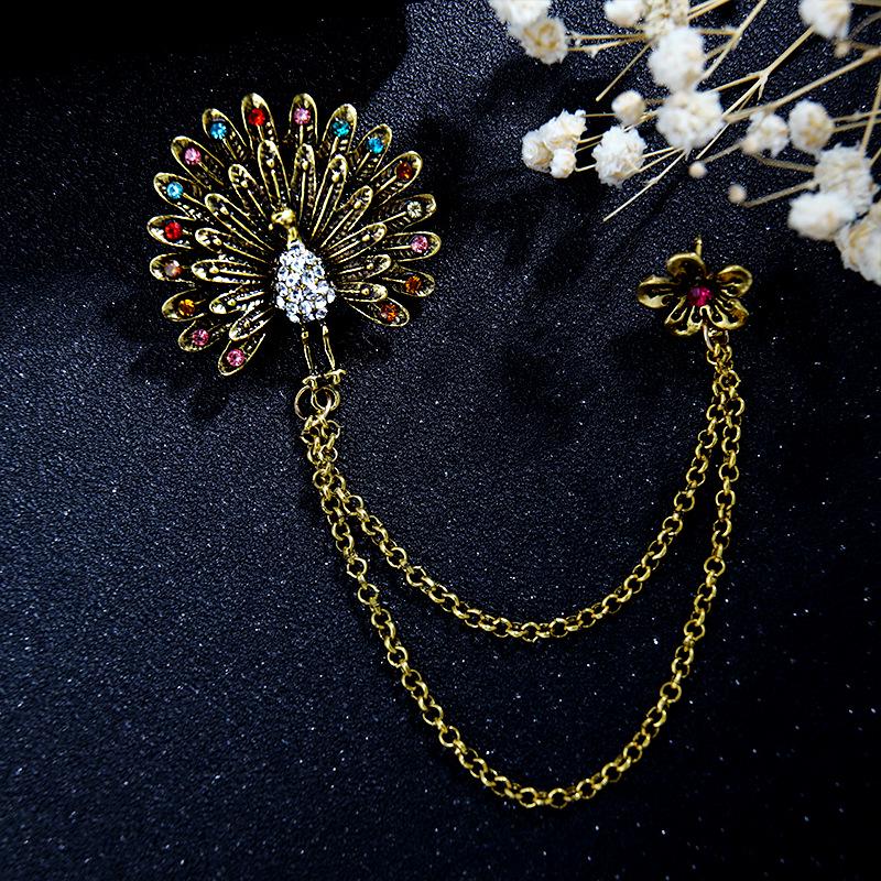 Брошь с драгоценными камнями в стиле ретро в стиле барокко: Роскошный аксессуар для платья в дворцовом стиле