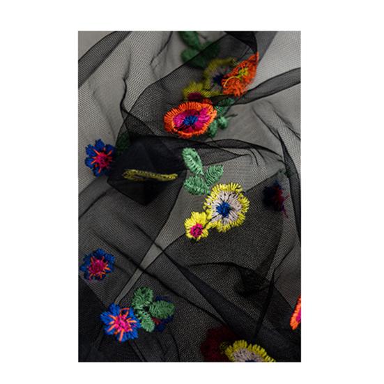 Вышитая скатерть-дорожка Вышитый цветок Тюлевая скатерть-дорожка Весна Лето