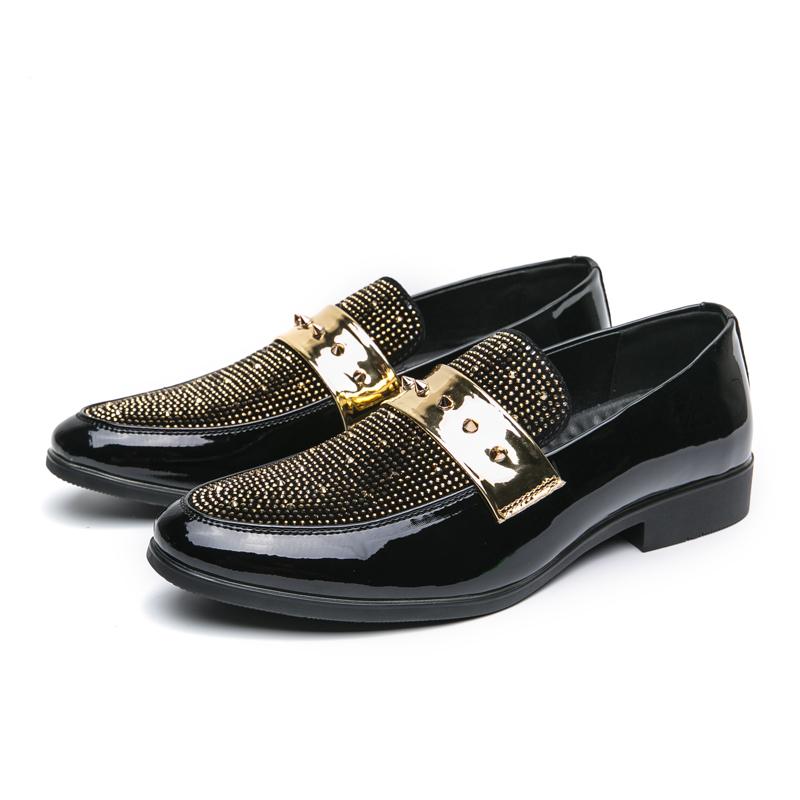 Мода Роскошь Панк Веб Знаменитости Мужчины Плоские туфли Заклепки Мужская повседневная обувь Слипоны Ленивые Дизайнерские Лоферы Sapato Социальный Masculino