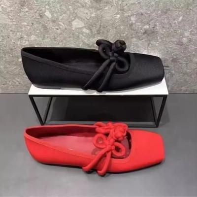 Дизайнерская этническая обувь для женщин, красные атласные туфли Мэри Джейн, модные туфли с неглубоким квадратным носком, весенне-осенние туфли на мягкой подошве, балетки