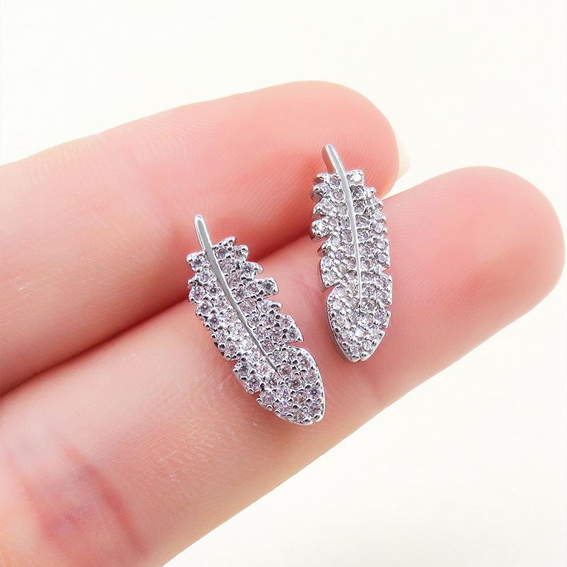 Корейский стиль Модные классические микросерьги в форме листьев из циркония Простые, свежие и милые маленькие серьги в форме морских звезд для женщин