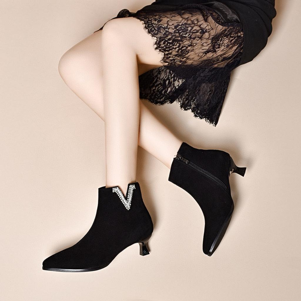 Pointed Short Boots Women's Autumn and Winter New Thin Heel Rhinestone Ankle Boots Black Sheepskin Cat and Women's Fashion Boots