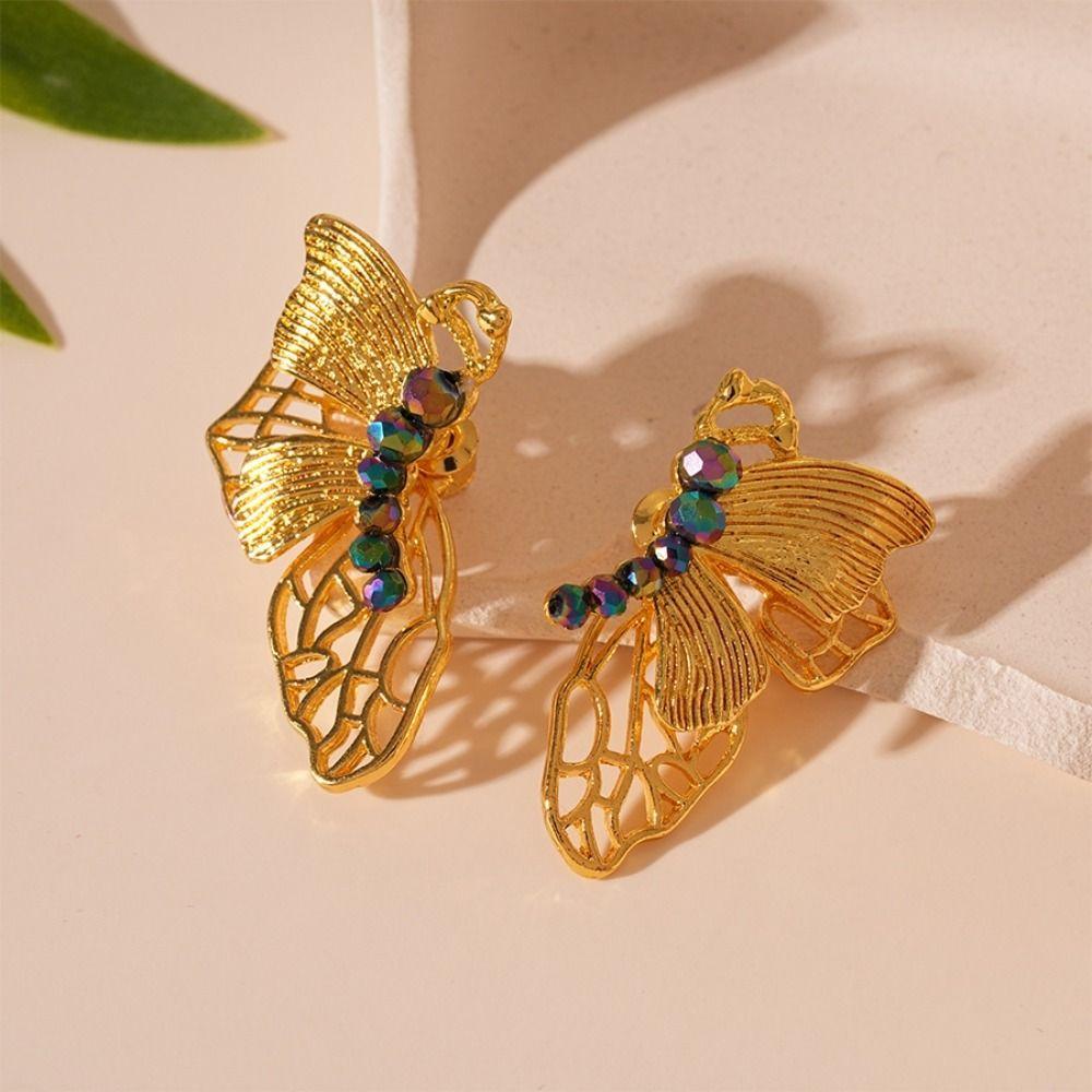 Exquisite Vintage Earrings Hollow Out Metal Stud Earrings Light Luxury Butterfly Earrings Vacation