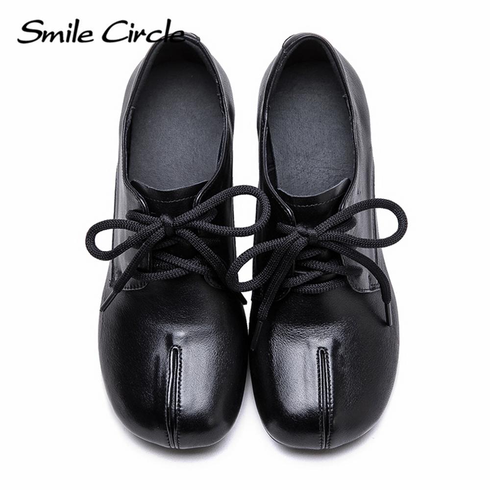 Женская обувь из натуральной кожи со шнуровкой и круглым носком на высоком каблуке. Удобная модная повседневная обувь.