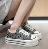 Мода Модные женские кроссовки на толстой подошве с принтом в стиле ретро на платформе Повседневная парусиновая обувь для студентов Вулканизированные уличные кеды для скейтборда