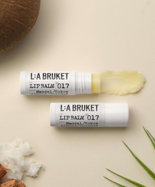 Бальзам для губ La Bruket 14 г Выберите 1
