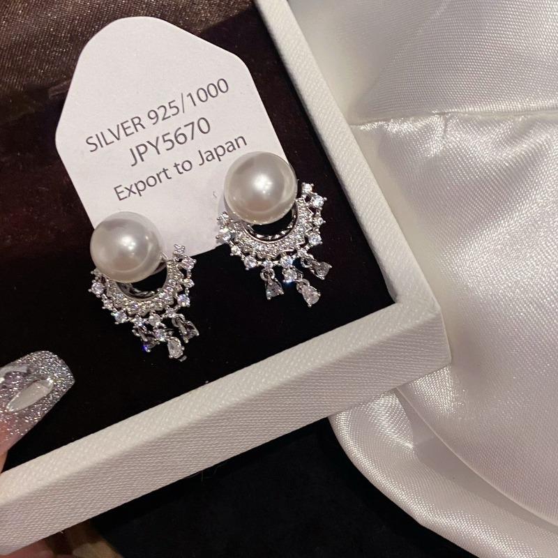 Серьги-цветы из пресноводного жемчуга с посеребренными и позолоченными иглами из настоящего золота, высококлассные серьги, французские серьги в стиле легкой роскоши, элегантные серьги для женщин