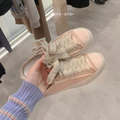 2024 Новые женские туфли для поездок на работу, атласные туфли, испанские ленточные туфли на плоской подошве, повседневные удобные белые туфли с мягкой подошвой, женские тапочки