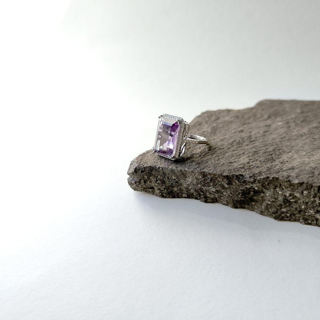 Серебряное кольцо с натуральным аметистом 14.208ct, вес изделия 7,64 гр (2163664)