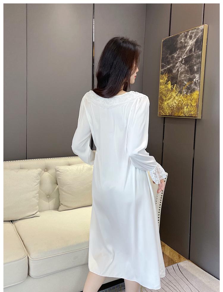 Женская длинная ночная сорочка из ледяного шелка с кружевной отделкой - Весна/Осень