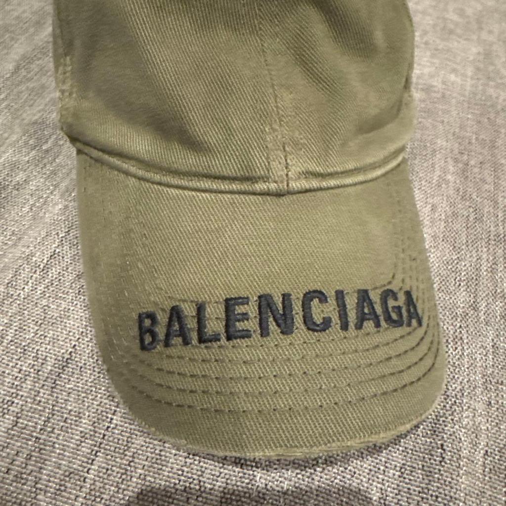 Б/у оливковая кепка BALENCIAGA